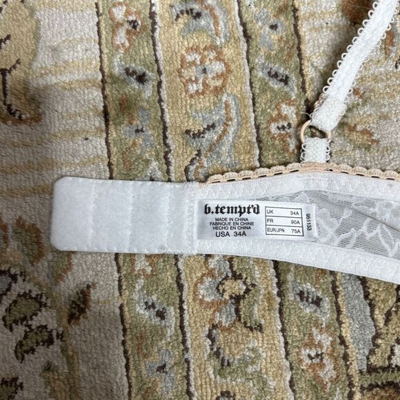 B.tempt'd Bra 34A White Color Lace Underwired - Picture 8 of 9
